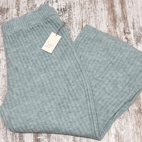 A new day women's light blue ribbed cozy flared sweater pants size XXL - Picture 2 of 8